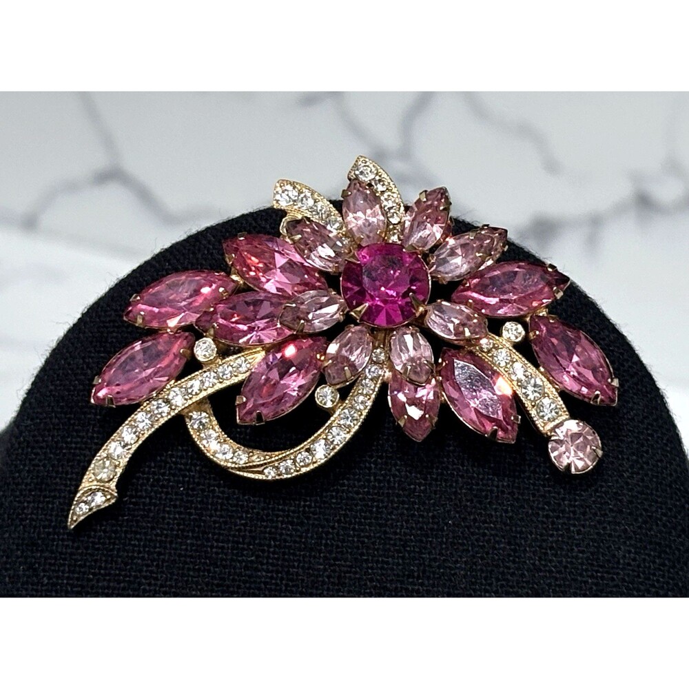 Vintage Eisenberg Ice Shades of Pink Rhinestone Flower Brooch Gold Tone Signed